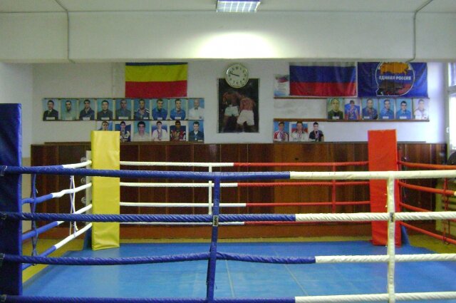 В этом зале я у Тимофеевича занимался. "Трудовые резервы", гор. Рлстов-на-Дону