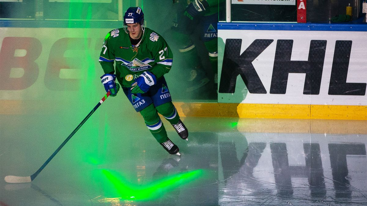 Родион в форме Салавата Юлаева.