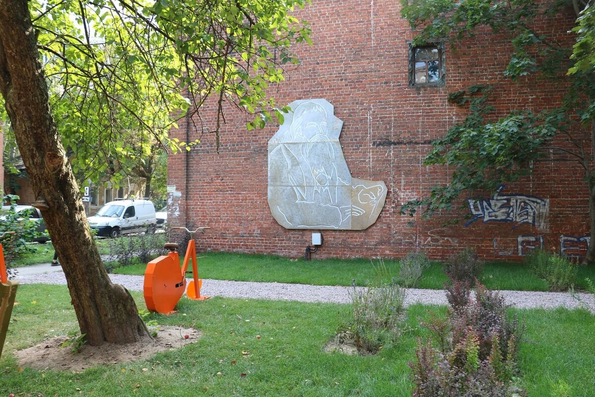 Памятник кулибину в нижнем новгороде. Сад кулибина. Сквер кулибина нижний новгород. Сад кулибина. Кулибина нижний новгород.