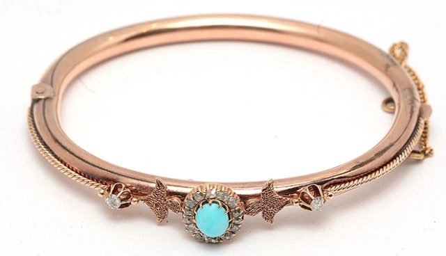 Приветствую Вас, дорогие читатели канала Aysylu JewelryArt! Предлагаю Вам, вместе полюбоваться и рассмотреть личную коллекцию ювелирных украшений прекрасной Людмилы Зыкиной.-32