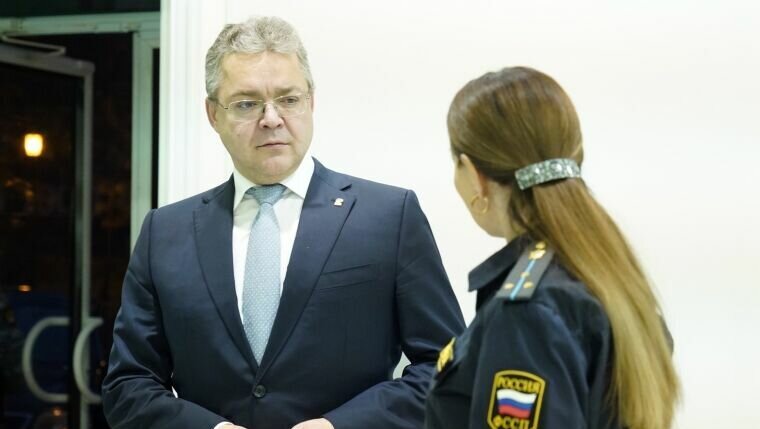     Губернатор Ставропольского края Владимир Владимиров устраивает 25 ноября очередную прямую линию, сообщил он в Telegram.