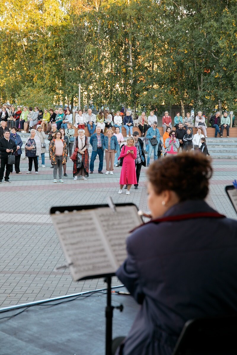    Сургутская филармония возобновила серию концертов под открытым небом