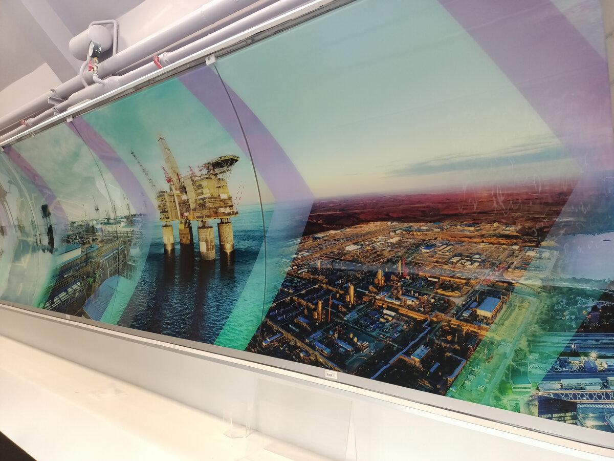 Изображения на гнутом стекле будут подсвечены изнутри