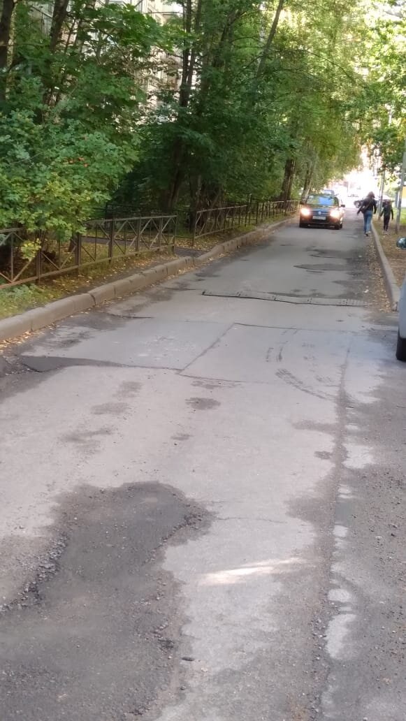 Дорога ведущая от улицы Демьян Бедного к детской поликлинике № 29