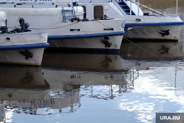    Суда были повреждены