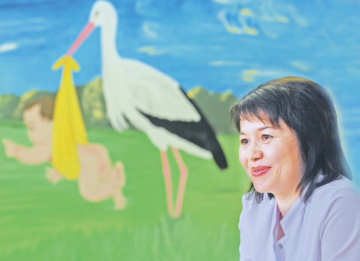 Акушер из Оренбурга Сауле Ромашко. Фото Олега Рукавицына.