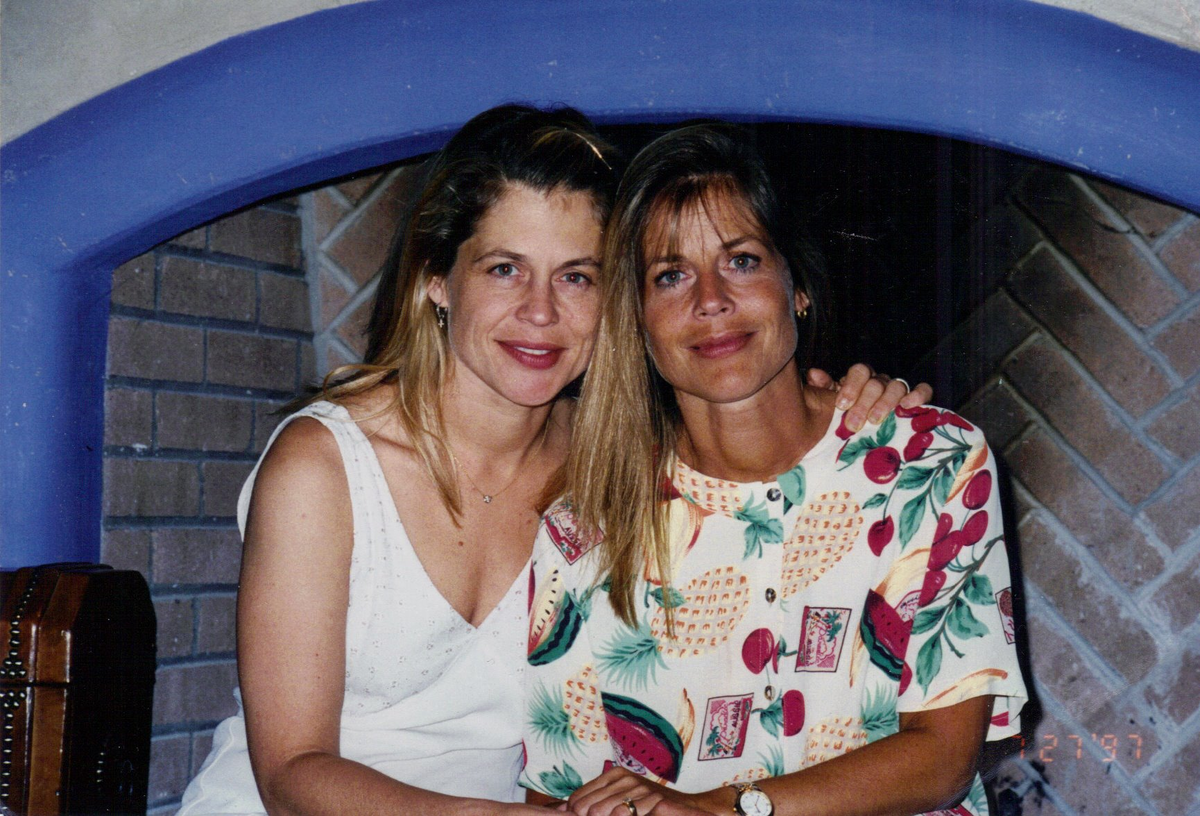 Линда и Лесли. Источник sansx.net