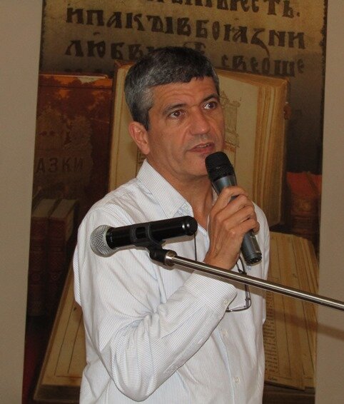 Эссе // На фото: Ив Готье