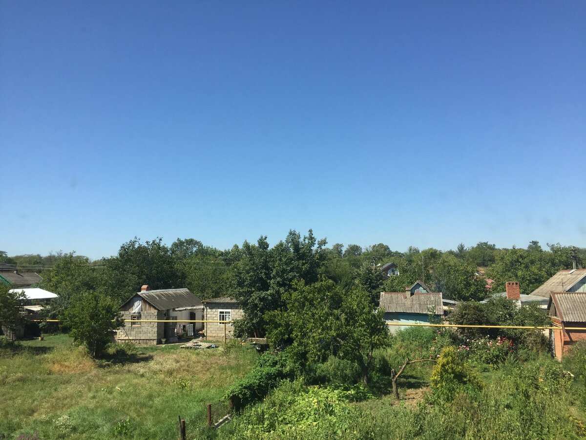 Самый красивый пейзаж из нашего окна:) Будем наблюдать за закатами...