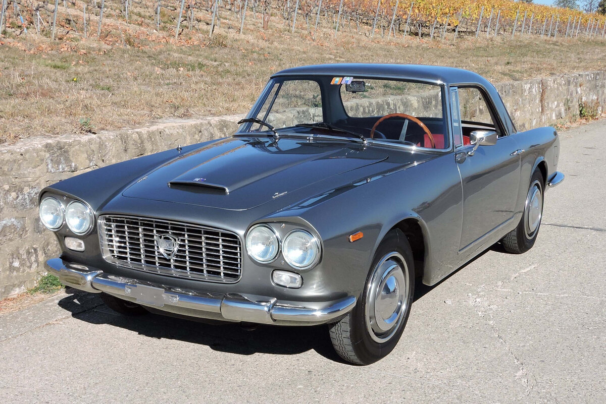 Lancia Flaminia 1970 седан