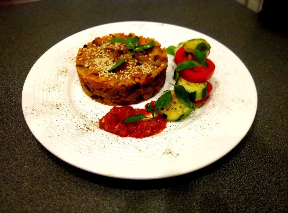 Плов с чечевицей и копчёной паприкой.