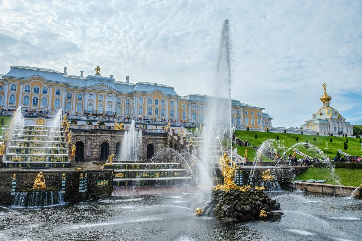 Большой дворец (Петергоф) группа Самсона