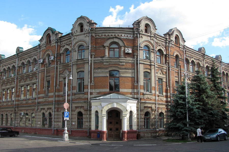 здание бывшей Женской гимназии 