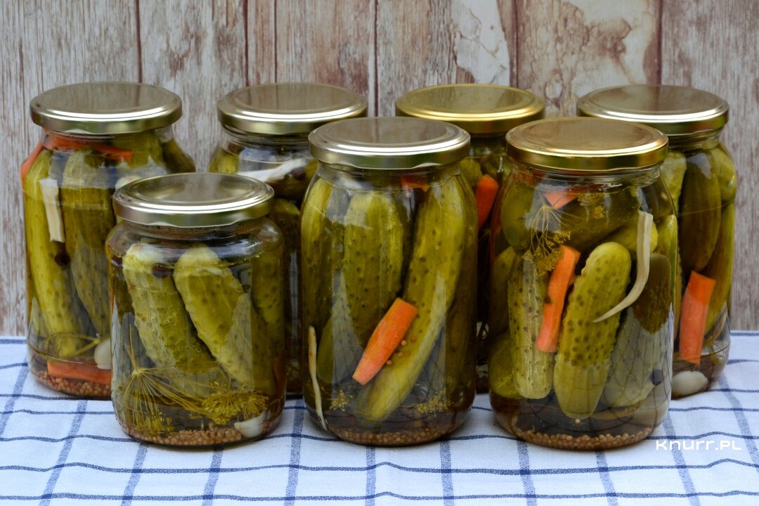 Рассол, огурцы, на зиму, соленные, маринованные, засолка, еда, рецепты, морковь.