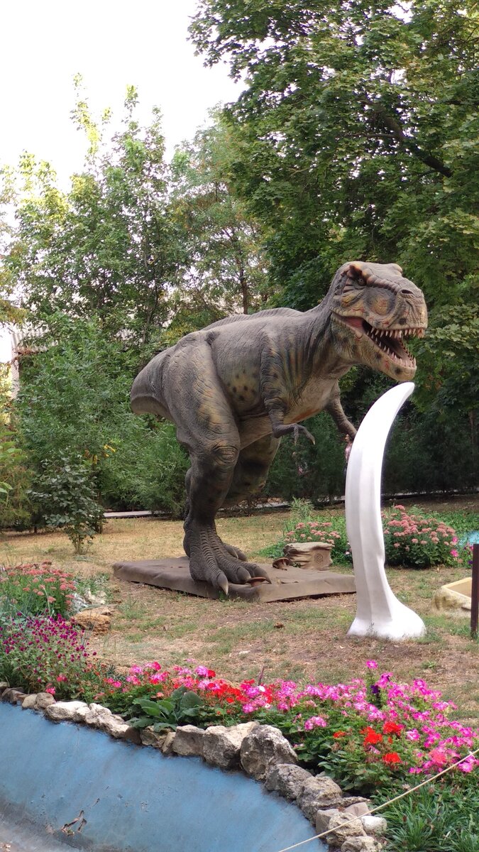 Страшный тиранозавр