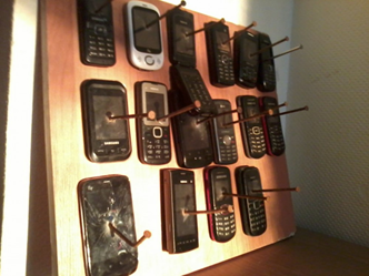 Картинка, скачанная сотовым телефоном и выведенная на экран