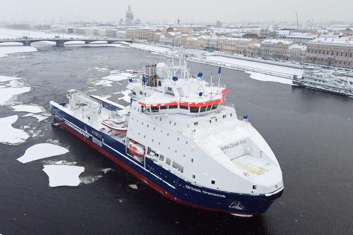 Судно компании ПАО "Совкомфлот"