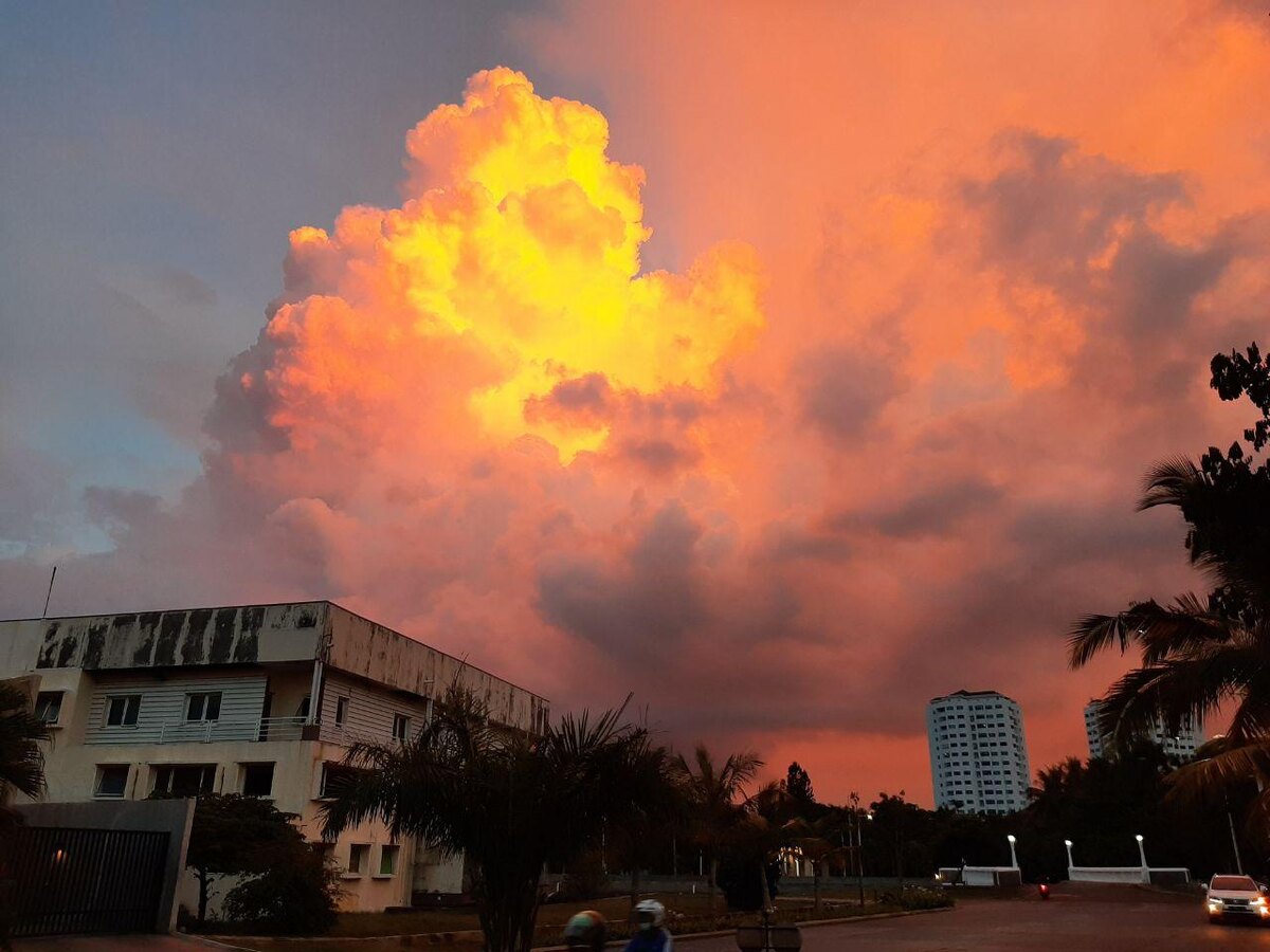 Закат над Джакартой