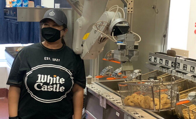 Flippy на кухне сети White Castle