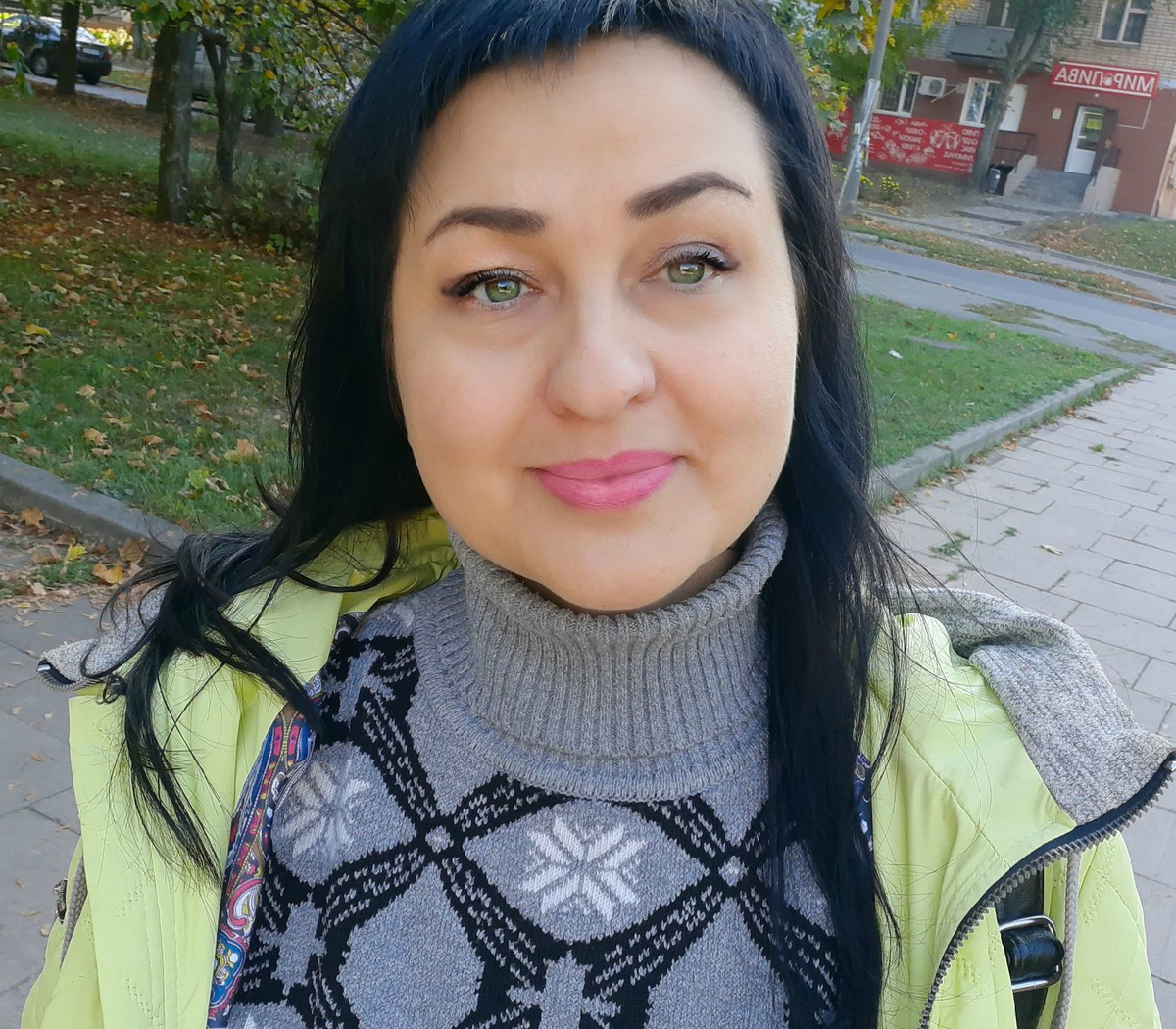 Елена Бурмак - арт-коуч, арт-терапевт, педагог, ведущая трансформационных игр, эксперт по коммуникациям.