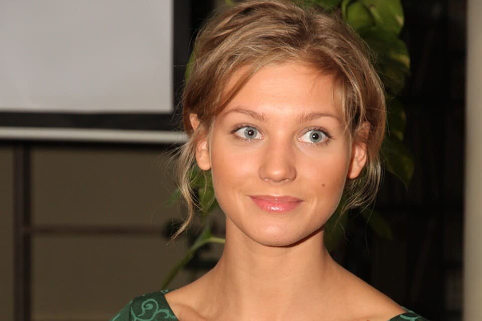 На фото Кристина Асмус. Источник фото: Яндекс.Картинки