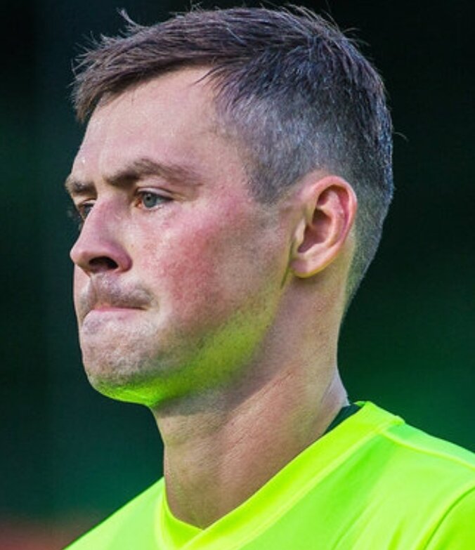 Бывший полузащитник «Спартака» Динияр Билялетдинов поделился мнением об игре красно-белых в матче 14-го тура с «Уралом» (2:2).

— Не знаю, почему получилась ничья с клубом, который на 12-м месте в турнирной таблице. Может быть, сдувается «Спартак», я не знаю. Какие проблемы? Наверно, был разный уровень подготовки к матчу у соперников. Все равно «Спартак» — один из фаворитов чемпионата. Бывают такие результаты, ничего страшного, — сказал Билялетдинов. 
— Исправятся ли? Не уверен. Мне кажется, что «Спартаку» не хватает гибкости в тактике, потому что в принципе одно и то же играют, их изучают соперники. С каждым матчем все сложнее «Спартаку» будет чего-то добиваться.
После этого матча красно-белые поднялись на вторую строчку в турнирной таблице с 28 очками. «Урал» занимает 12-е место с 15 очками. 

