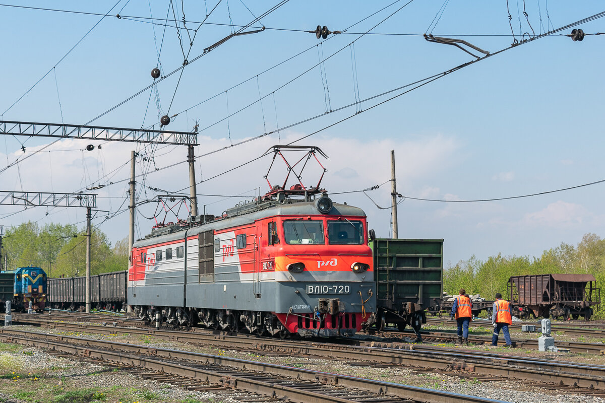 ВЛ10-720 в 2019 году работал в Кургане, ныне передан на Донбасс, фото с сайта https://trainpix.org/, автор RocketRush