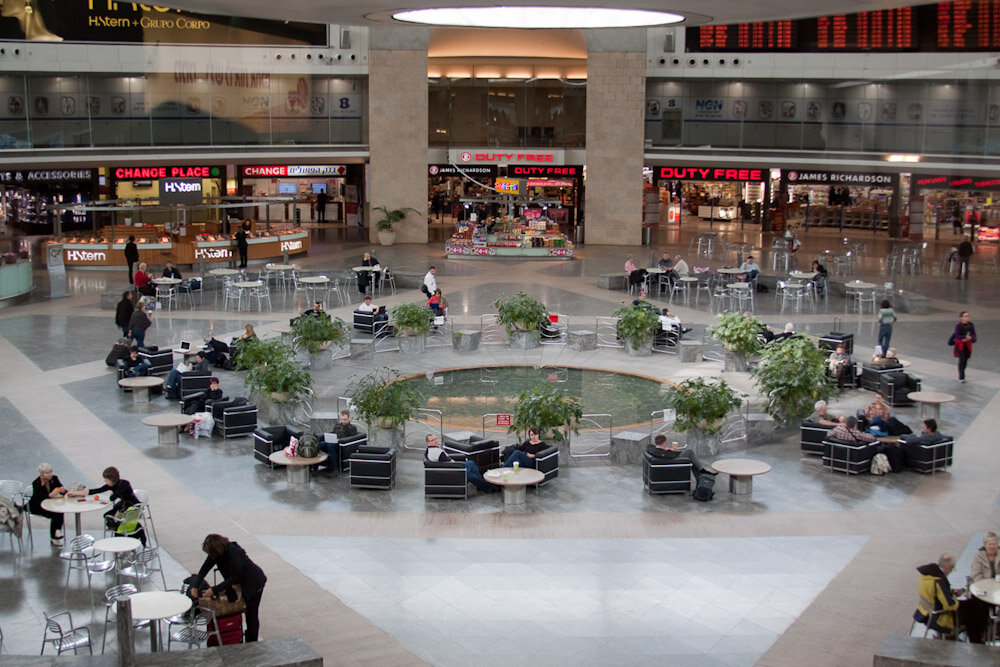 An airport is a place. Аэропорт Бен Гурион. Тель Авив Бен Гурион. Аэропорт Израиля Ben-Gurion.