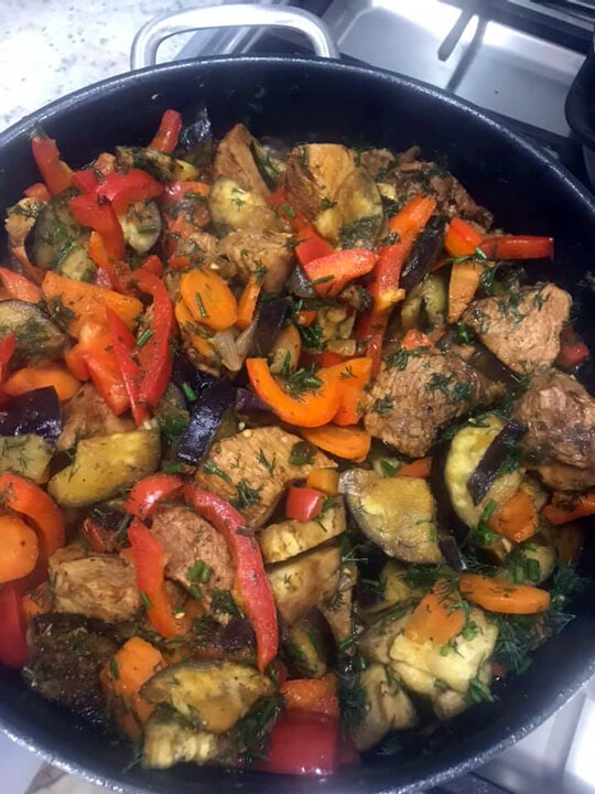Рецепт тушёной телятины с овощами – как приготовить тушеную телятину на сковороде