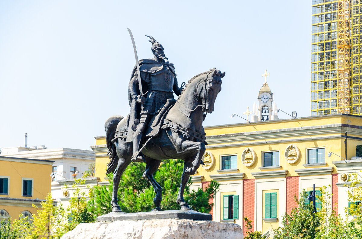 Памятник Скандербергу.