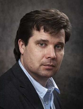 -  Вы сказали, что российские суды должны учитывать позицию ЕСПЧ. Разве  после поправки в Конституцию о приоритете российского права над  международным это до сих пор так? Не делает ли она работу ЕСПЧ  бессмысленной для граждан России?