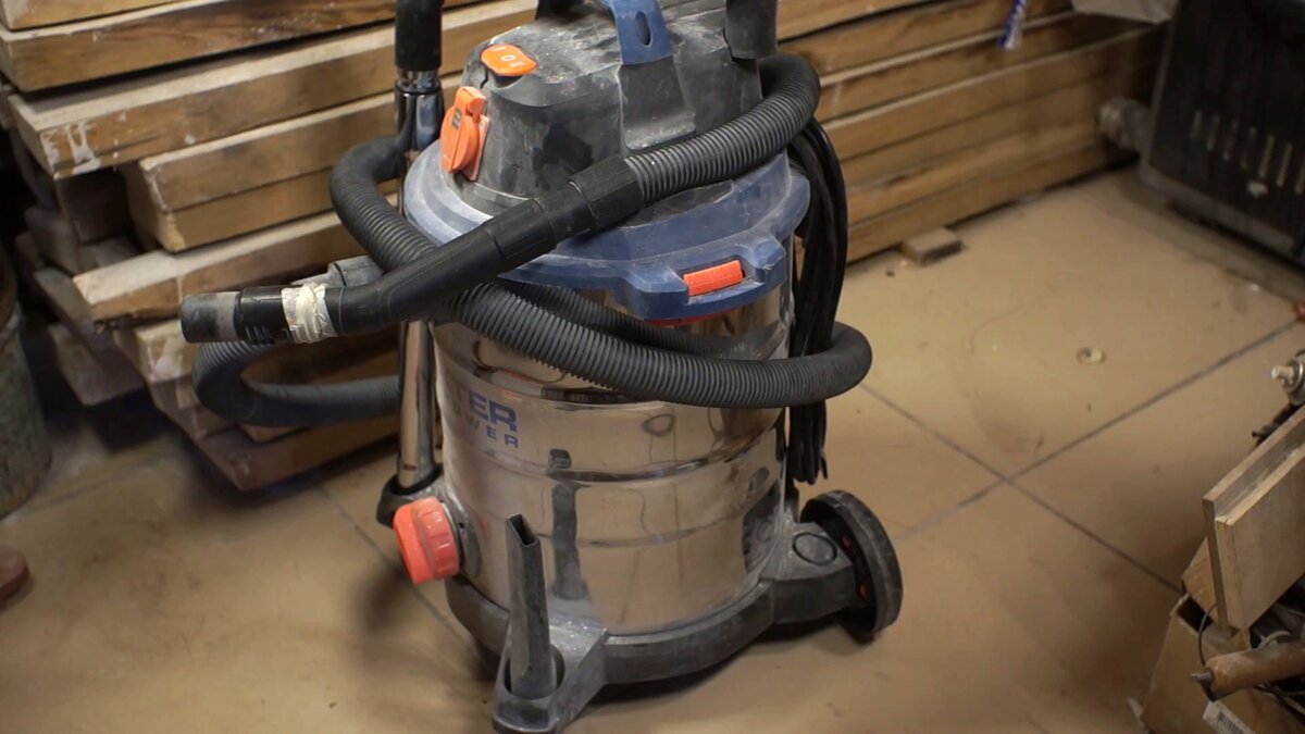 Пылесос в "режиме ожидания". Фото автора