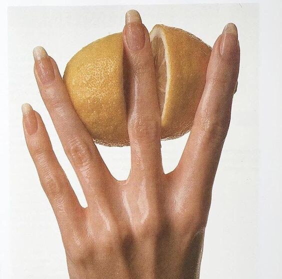 https://www.sportyandrich.com/blogs/wellness/how-to-keep-your-nails-long-and-strong