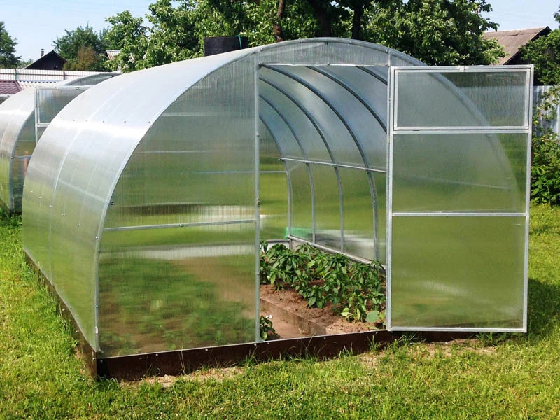 Поликарбонатная теплица фото из Яндекс. Картинки