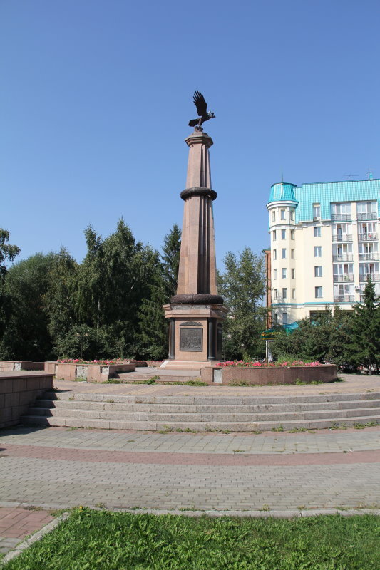 Памятник героям 1812 г. разрушается