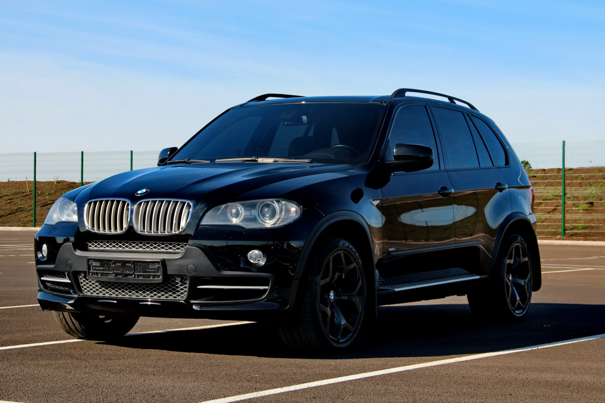 Бмв х5 стоит. БМВ Икс Икс 5. BMW x5 e63. BMW x5 2012. BMW x5 (БМВ х5).