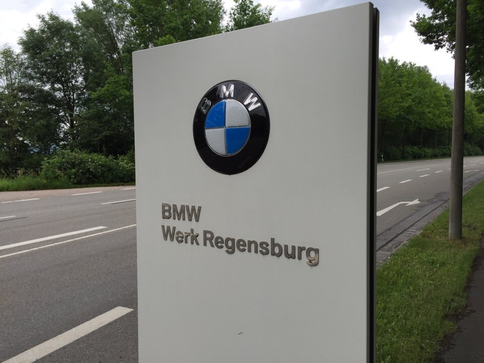 Завод BMW в Регенсбурге (Германия). Источник иллюстрации - Яндекс.Картинки