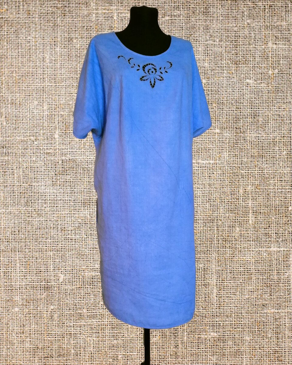 Шнурки и люверсы по бокам я придумала по ходу работы... Вышивку тоже делала сама