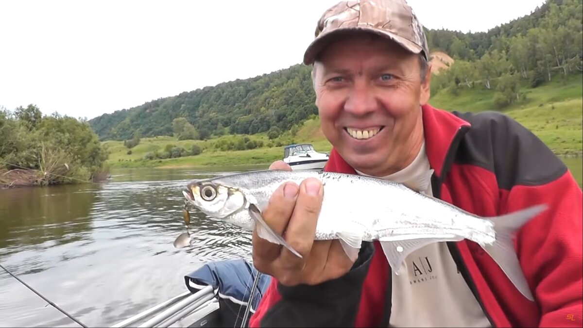 Рыба-сабля. Скриншот из видео Youtube-канала «Рыбалка на спиннинг»