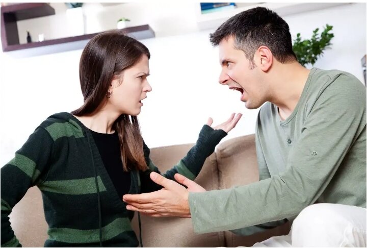 Ссора молодой пары. 