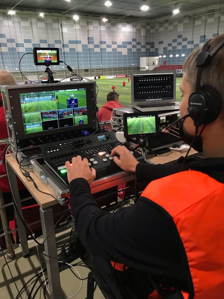 Проведение прямого эфира. Футбольный матч "Амкар-Пермь" - "Звезда", г. Пермь, 2021г.