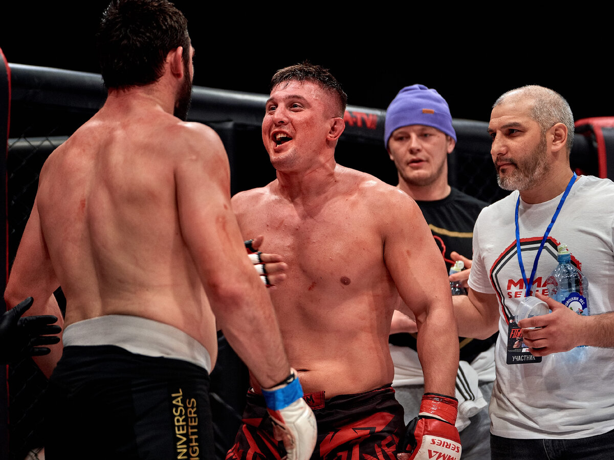 Поединок Артема Шишкина и Мусы Абдурахманова