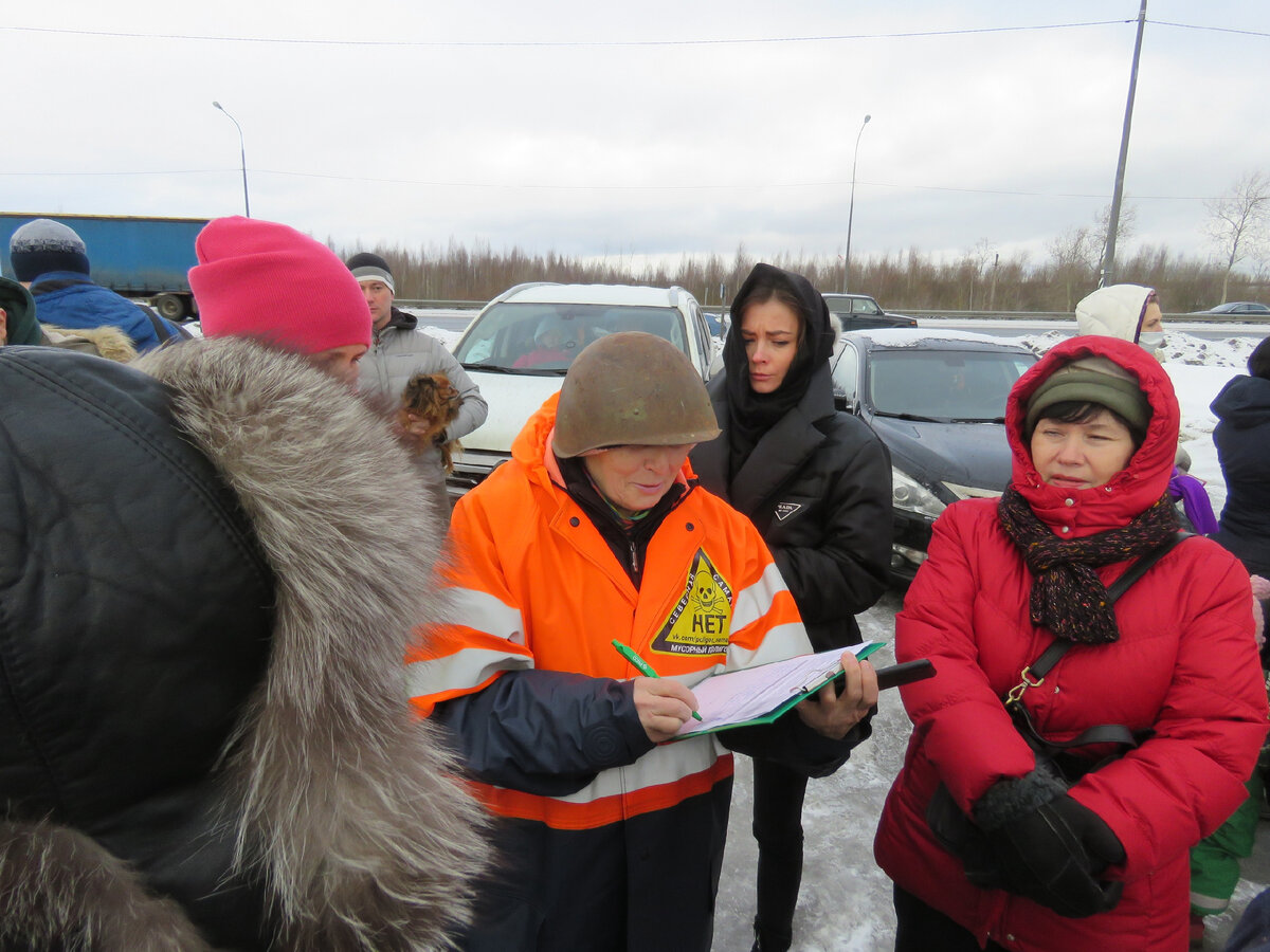 Фото: группа ВК «Против полигона ТБО и завода на Дубровке»