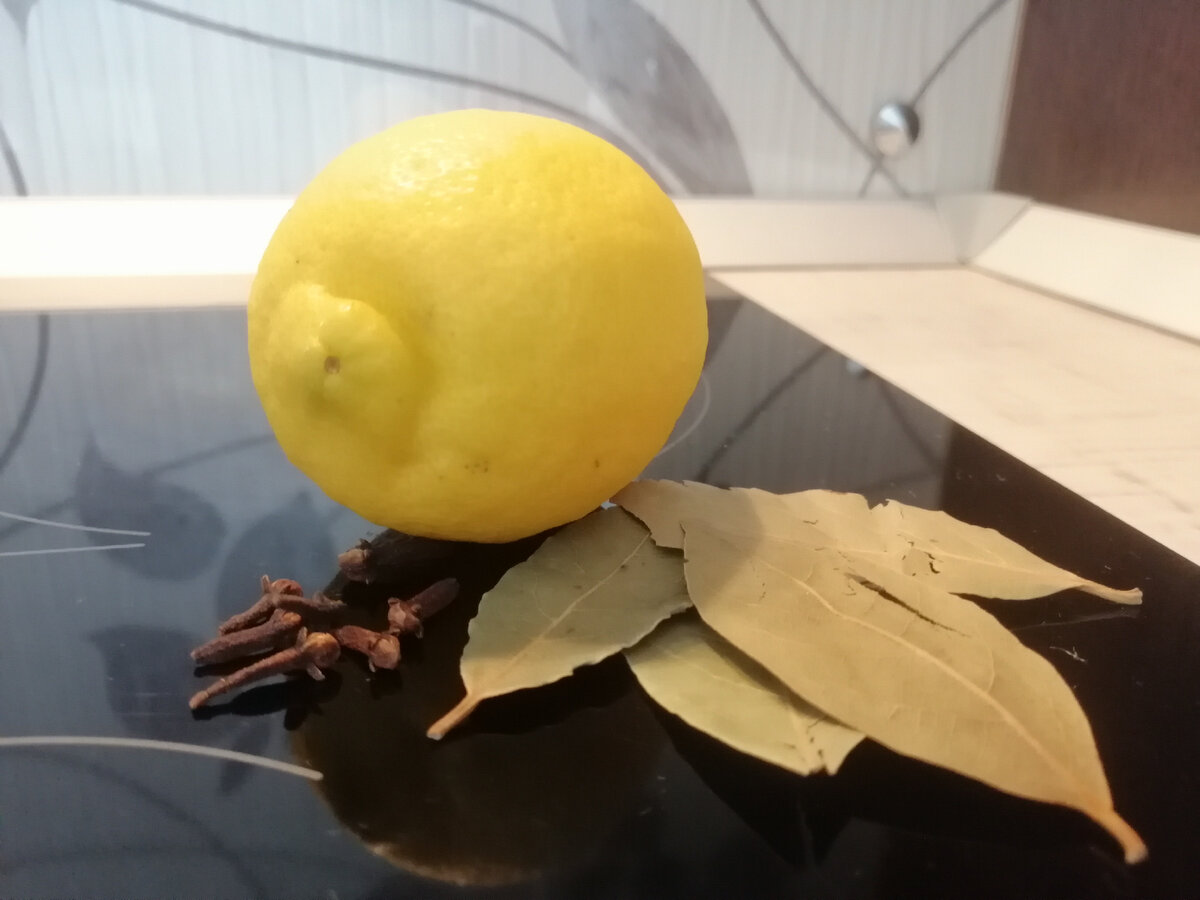 Покупаю лаврушку, лимон и гвоздику для приятного аромата в доме, а гости думают, что все дело в дорогих аромадиффузорах
