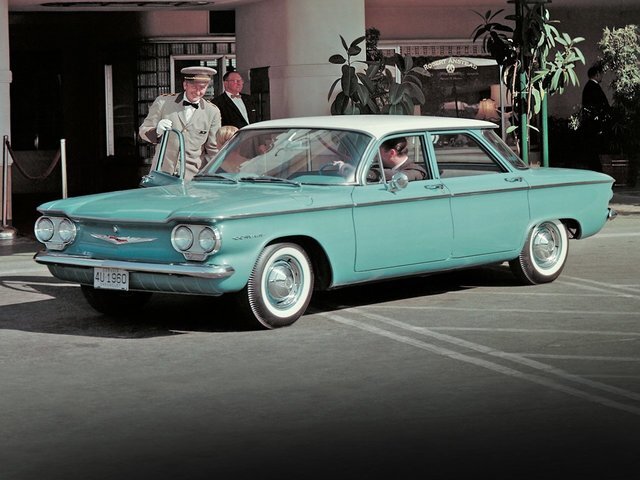 Chevrolet Corvair - полноразмерный седан с заднемоторной компоновкой