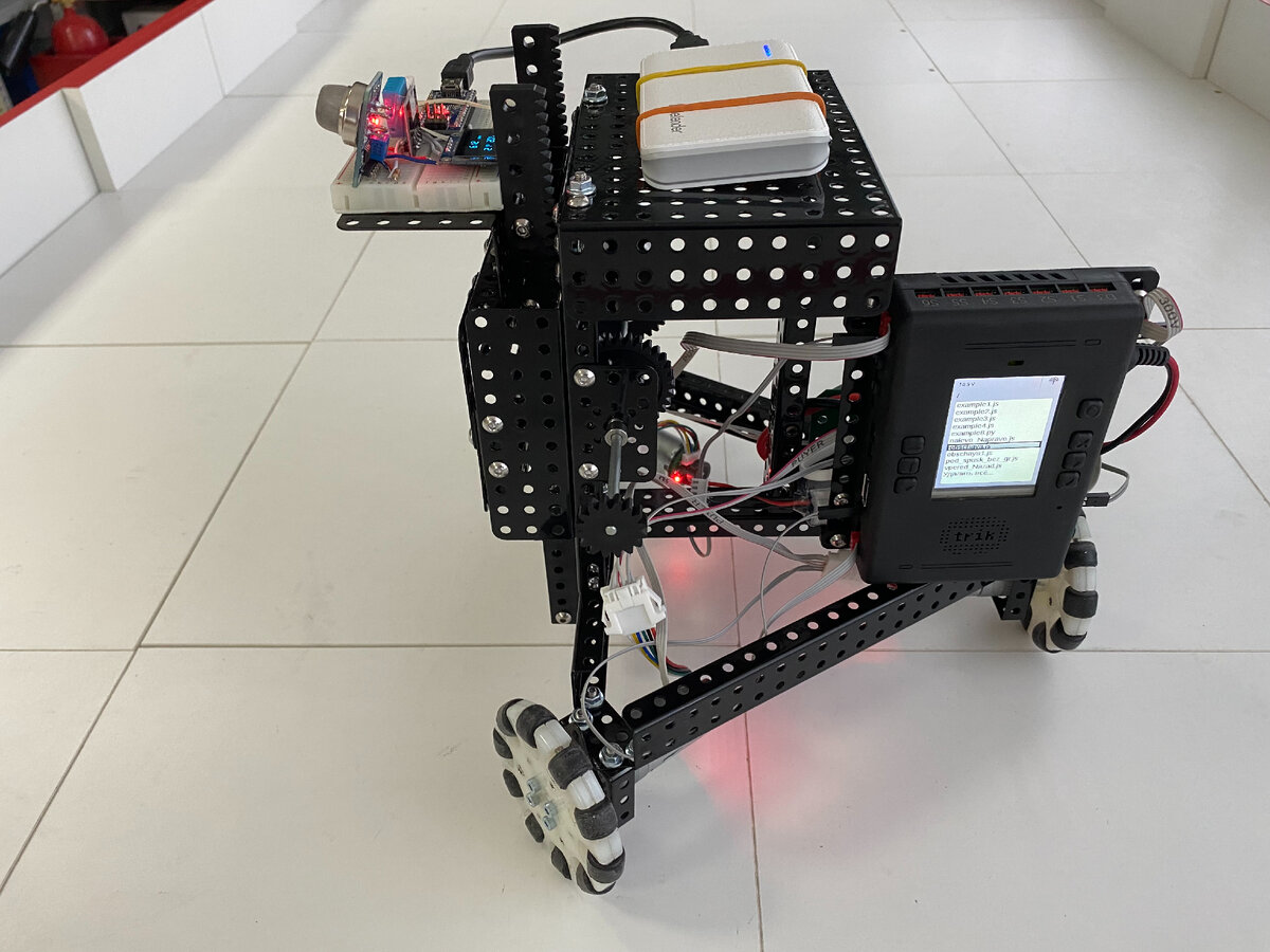 Газоанализатор углекислого газа на треугольной робоплатформе