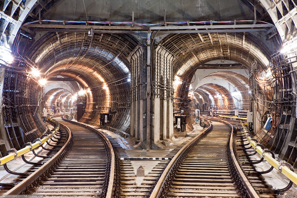 V metro. Метро. Станция метро. Тоннель метрополитена. Метро подземная железная дорога.