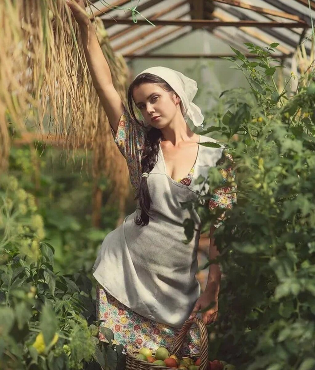 Village woman. Ксюша Егорова фотомодель барышня крестьянка. Фотограф Дэвид Дубницкий.