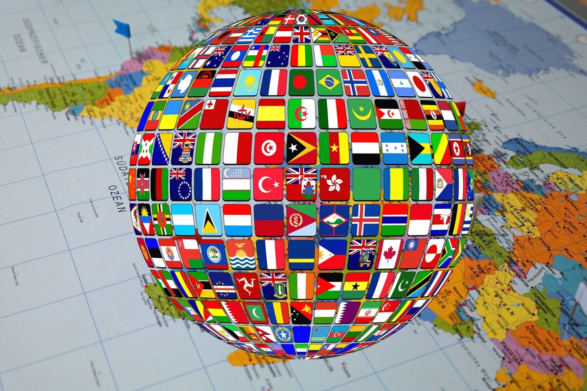 Флаги стран.