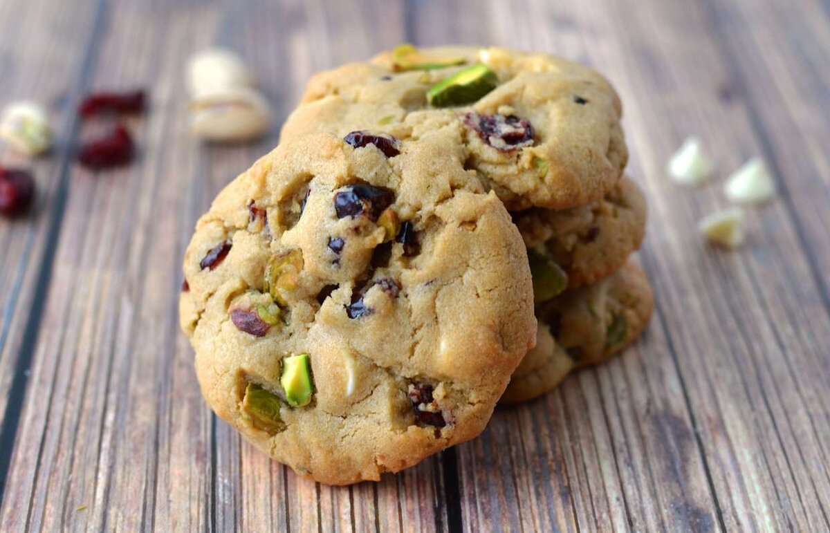 Фисташковое печенье с клюквой